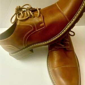 Men’s 8.5 Perry Ellis portfolio ultra foam dress shoes